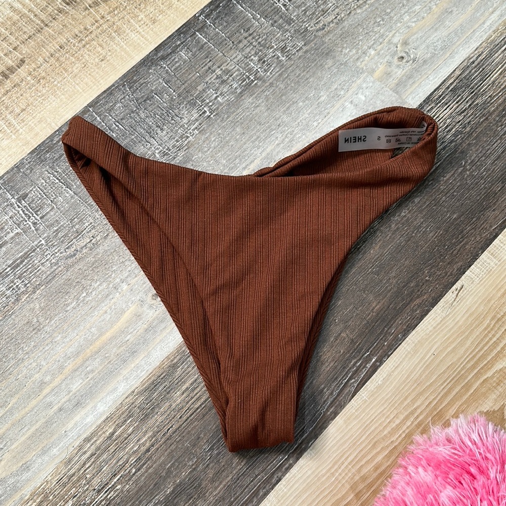 rustic ribbed bikini bottom✨